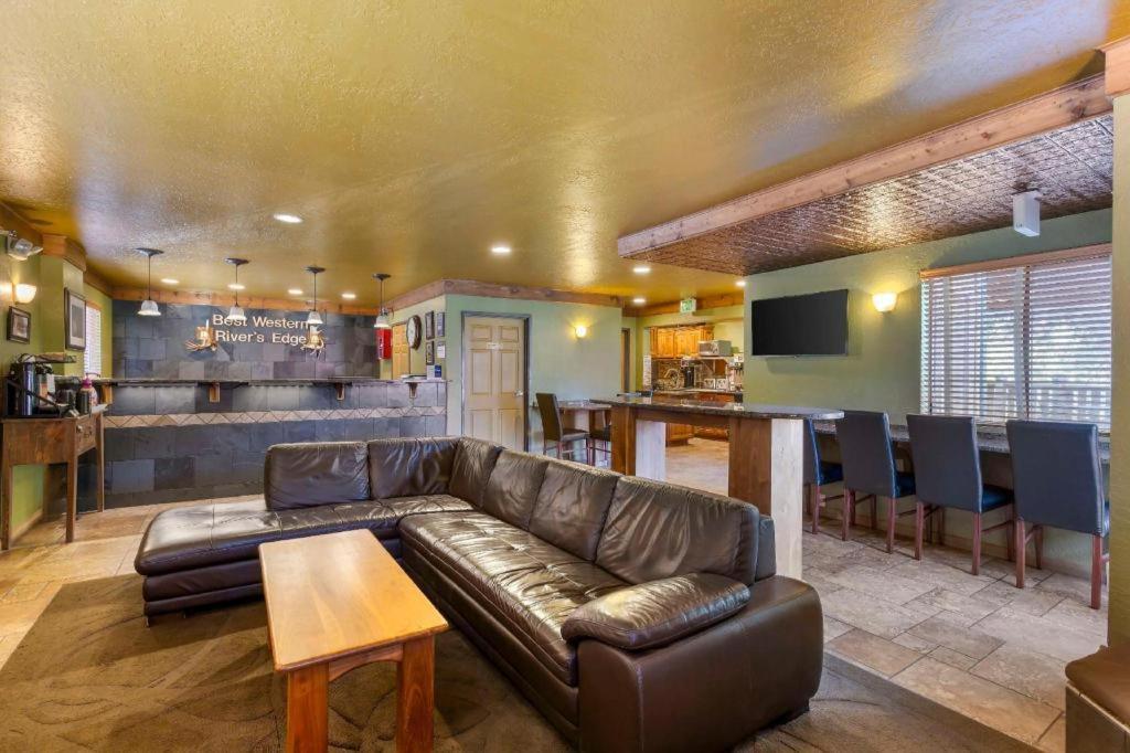 Best Western River'S Edge Red River Exterior photo