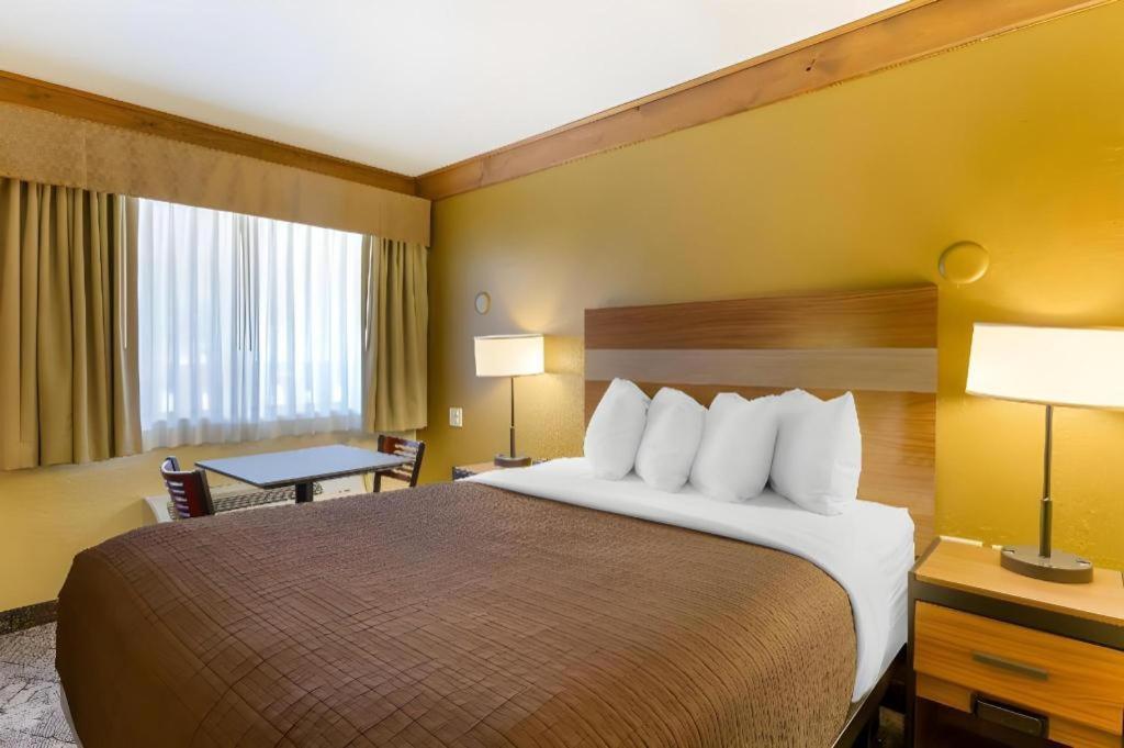 Best Western Rivers Edge Red River Exterior photo