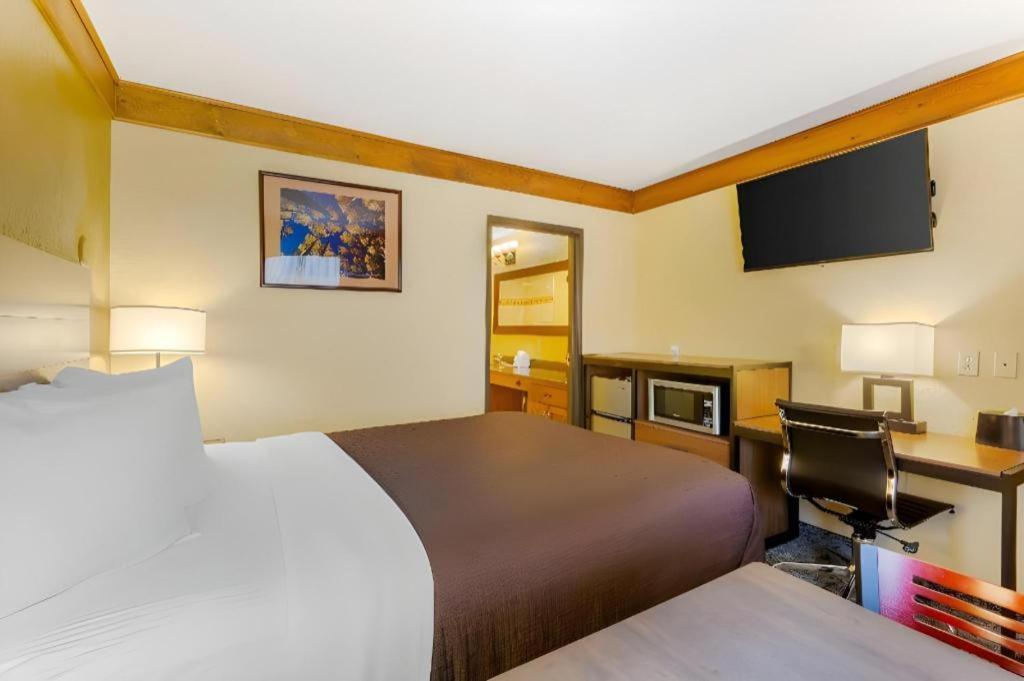 Best Western Rivers Edge Red River Exterior photo