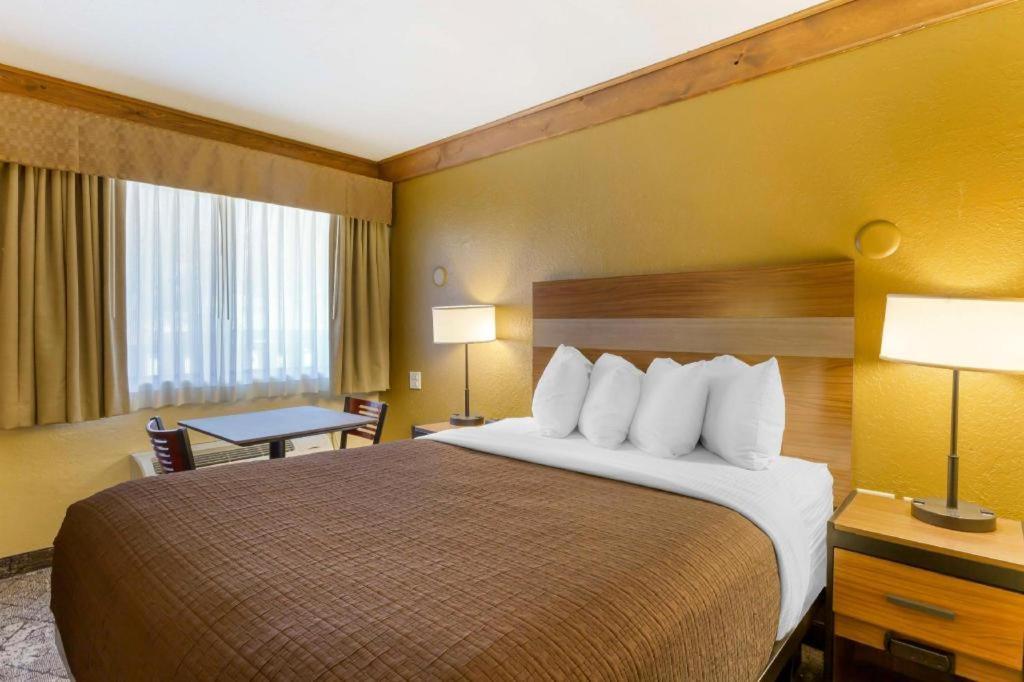Best Western Rivers Edge Red River Exterior photo