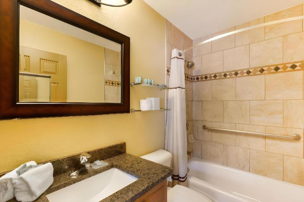 Best Western Rivers Edge Red River Exterior photo