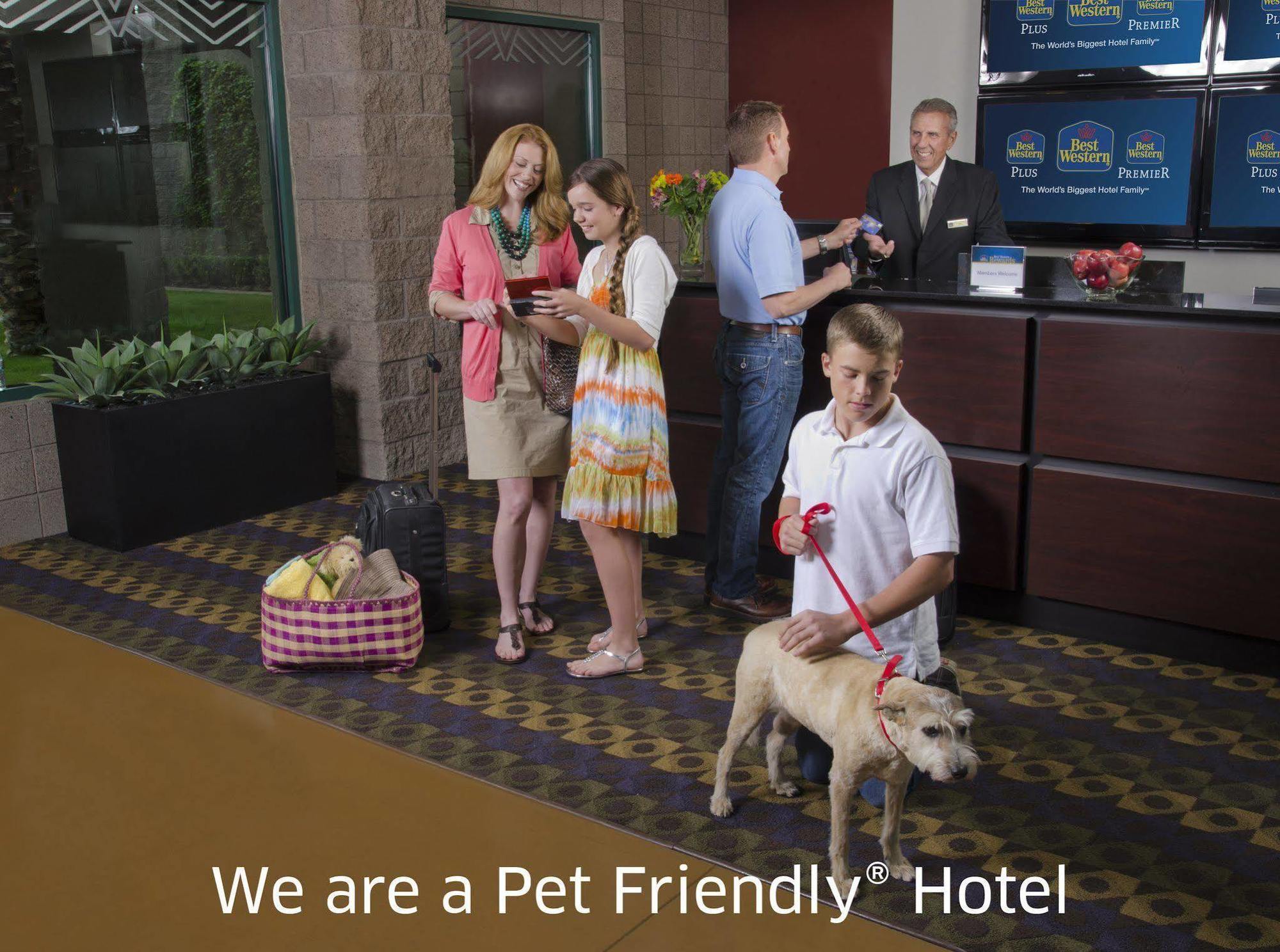 Best Western River'S Edge Red River Exterior photo